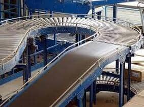 A U-shaped conveyor belt